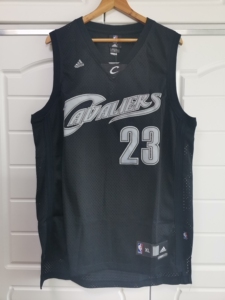 克利夫兰骑士队詹姆斯夺冠赛季球衣. 黑骑士._阿里巴巴找货神器