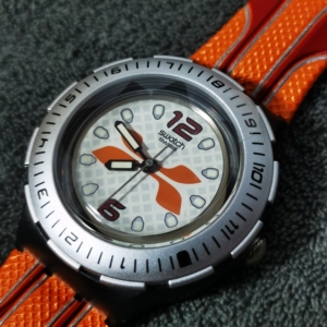 【现货】swatch03 斯沃琪橙色跳线潜水表
