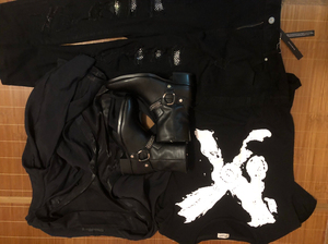 amiri黑钻牛仔裤30码改过 slp黑大义短袖s码 s