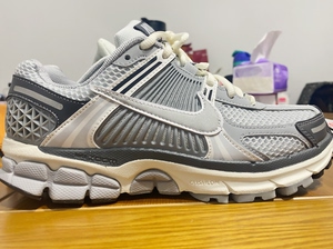 nike耐克女鞋zoom vomero5网面透气运动鞋复古老