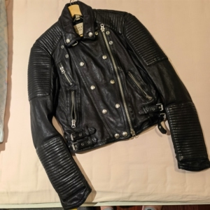 99新 巴宝莉经典女款机车皮衣 这件衣服是真的一眼就喜欢的