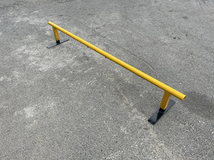 滑板杆子处理,全新,由于搬迁黄色烤漆轻微磕碰,可拆卸,高度一