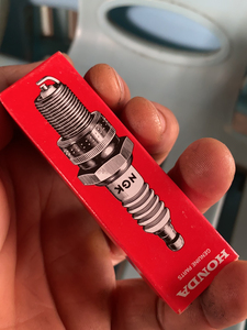 原装进口ngk火花塞difr6d13火花塞ngk双铱金火花塞