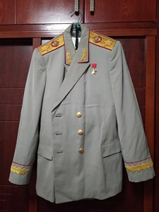 苏联元帅节假日礼服,实用品或者是提供给制片厂的服装,精美绝伦