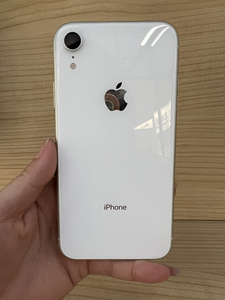 苹果xr港版64g成色看图,轻微使用痕迹爱思全绿全原电池80