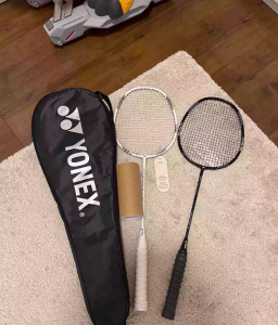 【全新1】原价一千多尤尼克斯羽毛球拍 ,型号:vtzf2 白