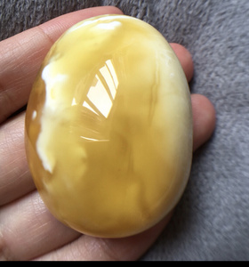 蜜蜡吊坠极品鸡油黄