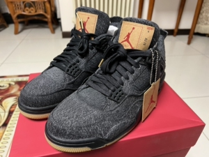 aj4李维斯黑