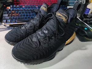 88新正品lebron16詹姆斯16詹16黑金配色43码.原