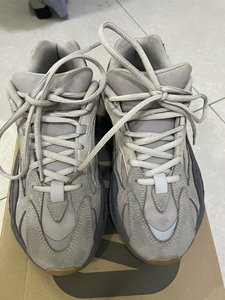 adidas yezzy700v2 火山灰 38.5 阿迪达