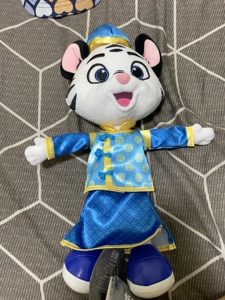 长隆野生动物园卡卡虎唐装公仔全新