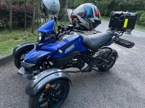 吉利倒三轮摩托车