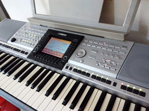 雅马哈yamaha经典编曲键盘电子琴psr-3000,有明显