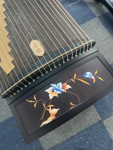 君谊全新古筝,没有使用 ,一直放在仓库 古筝配件都在,现在只