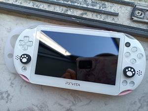 趴趴殿下0淘宝512g破解 索尼psv2000粉白 可升级1tb0人付款1990.