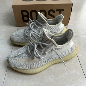 阿迪达斯满天星鞋子