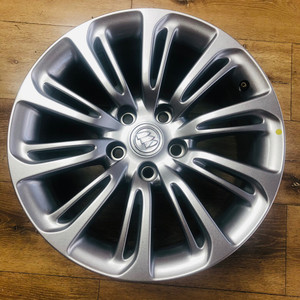 别克君越轮毂17拆车