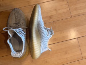 选择冰蓝色椰子鞋,购于正规平台,九成以上新,40码,闲置转让