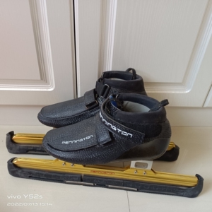 百凝盾 (碳纤维) 短道速滑冰刀 碳素钢刀片 两双鞋一双40