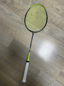 wellsun正品羽毛球拍,4u超轻.入门级羽毛球拍.配有羽