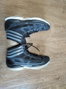 阿迪达斯adidas罗斯crazy light,轻无敌1代