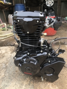 五羊本田国三国四暴锋眼cb190r/x/s猛鸷主发动机整体拆