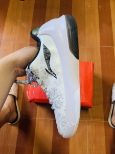 发顺丰 李宁篮球鞋 李宁闪击3代低帮赵睿上脚白天鹅配色篮球鞋