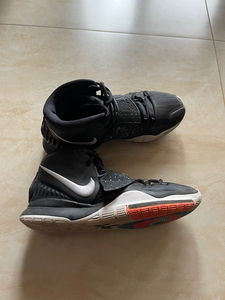 欧文6首发配色,42.5码,实战最多3场,没打过比赛,95新