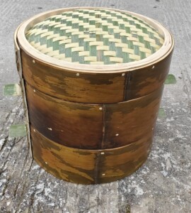 老式青皮竹蒸笼,纯手工制作无胶水无铁钉,蒸格都是竹条穿插工艺