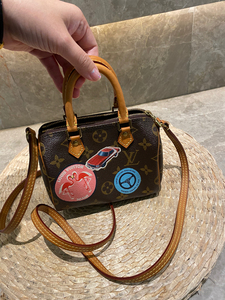 品牌型号 lv speedy nano 徽章款限量款枕头包