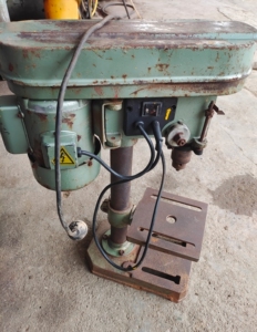 江苏金鼎台式钻床 350w电机小台钻正常使用 高度在60左右