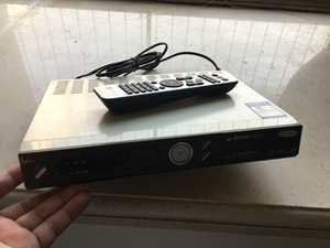 重庆有线电视机顶盒,高清版,配遥控器,送一张卡,再送一条hd