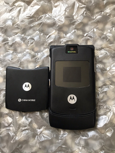 摩托罗拉v3黑色 成色如图999新 功能正常插卡即用