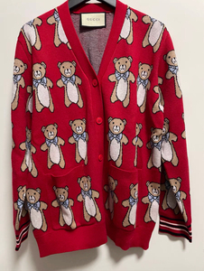古驰gucci针织衫外套,经典小熊设计元素,s码,质感做工都
