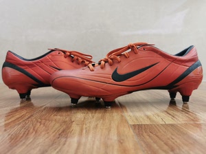 尤文图斯 伊布拉希莫维奇 落场足球鞋