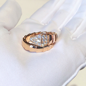 宝格丽戒指蛇头带钻