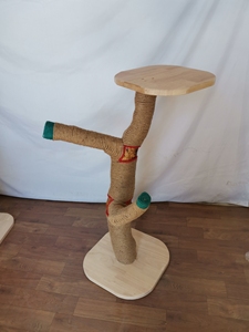 闲来无事,做了几个树干猫爬架,树干已驱虫,上漆,已经散味,木