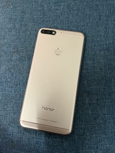 华为荣耀7c金色4 64全网通一直当备用机买来就贴膜没撕几乎