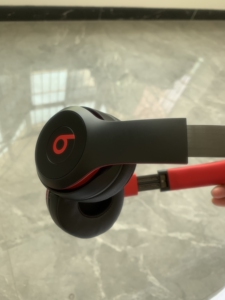 beats solo3 wiless  桀骜黑红,京东自营买