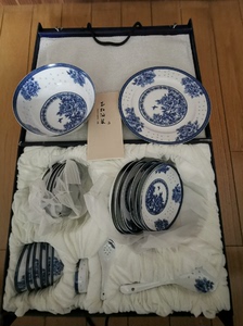 景德镇青语青花瓷餐具礼盒，正品，28头，搬新家时朋友送的，全