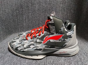 李宁高帮迷彩篮球鞋46码正常穿着痕迹成色如图都是实拍图所见即