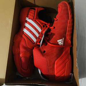正品德国阿迪达斯击剑鞋 伦敦奥运会 红色款 已绝版. 鞋码