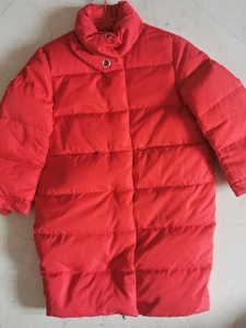 Mini peace太平鸟女童冬季羽绒服，大红色，中长款，圣