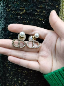 自用正品dior迪奥双球珍珠水钻耳钉耳环,hk四千多购入,戴