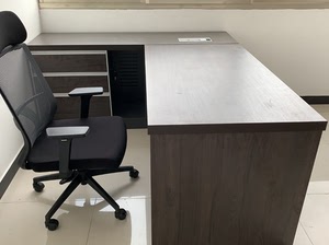 办公桌180k106(1.8m)椅国优wa920实木家具