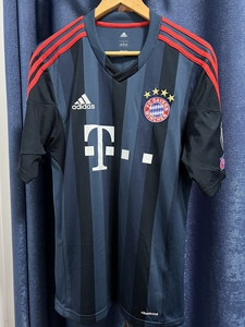 拜仁慕尼黑 1314客场球衣 m码7号里贝里 号码略有磨损