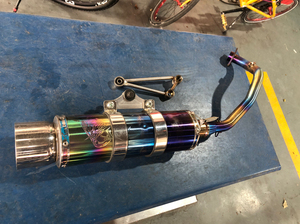 出劲战三台湾正品毒蛇烧蓝全段排气,注意这不是普通的排,后改装