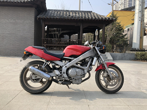 本田斯巴达小蚂蚁,vt250,v型双缸水冷,日清卡钳,铝合金