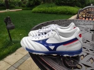 美津浓足球鞋p1gd211425 莫雷拉morelia 2碎