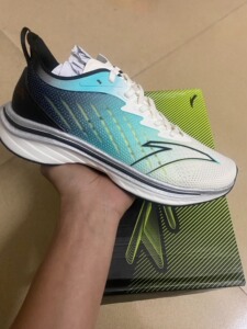 安踏马赫一代运动男跑鞋,配色,白绿色,码数39 40  码